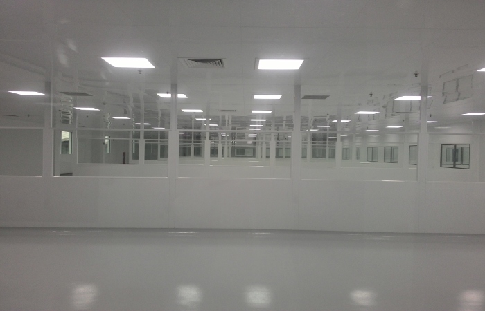 Cleanroom observation windows wall panels and ceiling system integrated for sterile filling support area