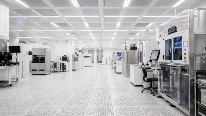 Designing Unidirectional Airflow Ceilings for ISO Class 5 Semiconductor Cleanrooms